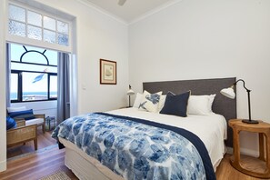 家庭套房, 部分海洋景观 | 特色家居、熨斗/熨衣板、折叠床/加床（额外收费）、免费 WiFi