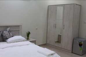 Villa, 4 Bedrooms | Iron/ironing board, free WiFi - La Villa (Muscat)