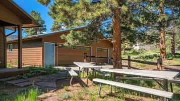 Townhome, 2 Bedrooms | Property grounds