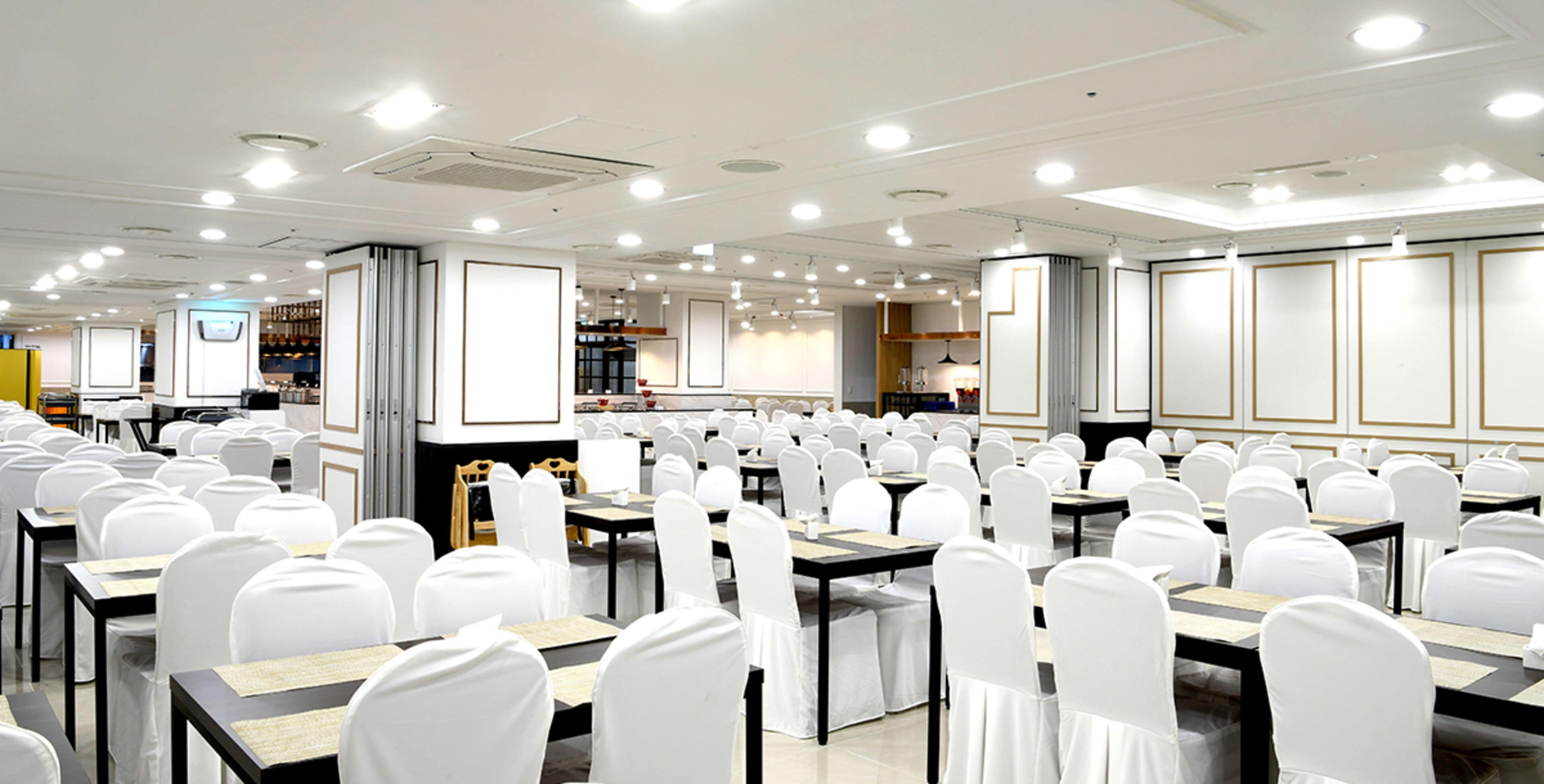 daily buffet breakfast (krw 30000 per person)