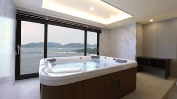 Private spa tub