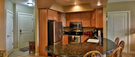 คอนโด, 1 ห้องนอน | ครัวส่วนตัว | ตู้เย็น, เตาอบ, เครื่องชงกาแฟ/ชา, เตาปิ้งขนมปัง