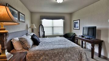 Condo, 1 Bedroom | 1 bedroom, iron/ironing board, free WiFi