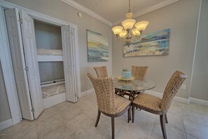 Condo, 3 quartos | Opções para refeição