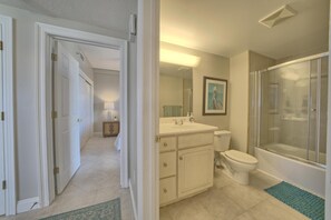 Condo, 3 quartos | Banheiro | Secador de cabelo, toalhas de banho
