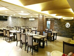 Dagelijks ontbijt met lokale gerechten (toeslag)