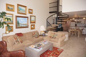 Condo, 3 Bedrooms | Living area