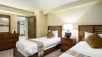 Condo, 2 Bedrooms | 2 bedrooms, free WiFi, bed sheets