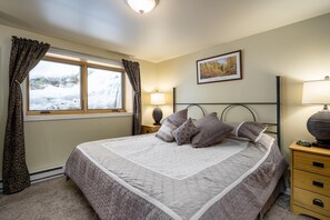 2 bedrooms, laptop workspace, free WiFi, bed sheets - Scandinavian Lodge 03 2 Bedroom Condo by RedAwning (Steamboat Springs)