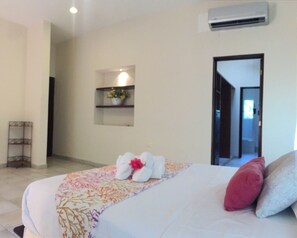 4 bedrooms - ARRECIFE´S QUIET HOUSE 5 min FERRY I.Mujeres (Cancun)