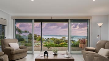 Panoramic House, 3 Bedrooms, Accessible, Bay View (Amani House) | Living area | Flat-screen TV