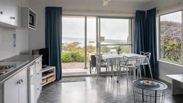 Bayview Guest Wing Apartment | Private kitchen | Fridge, microwave, oven, stovetop
