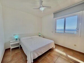 1 soverom, strykejern/-brett og internettilgang