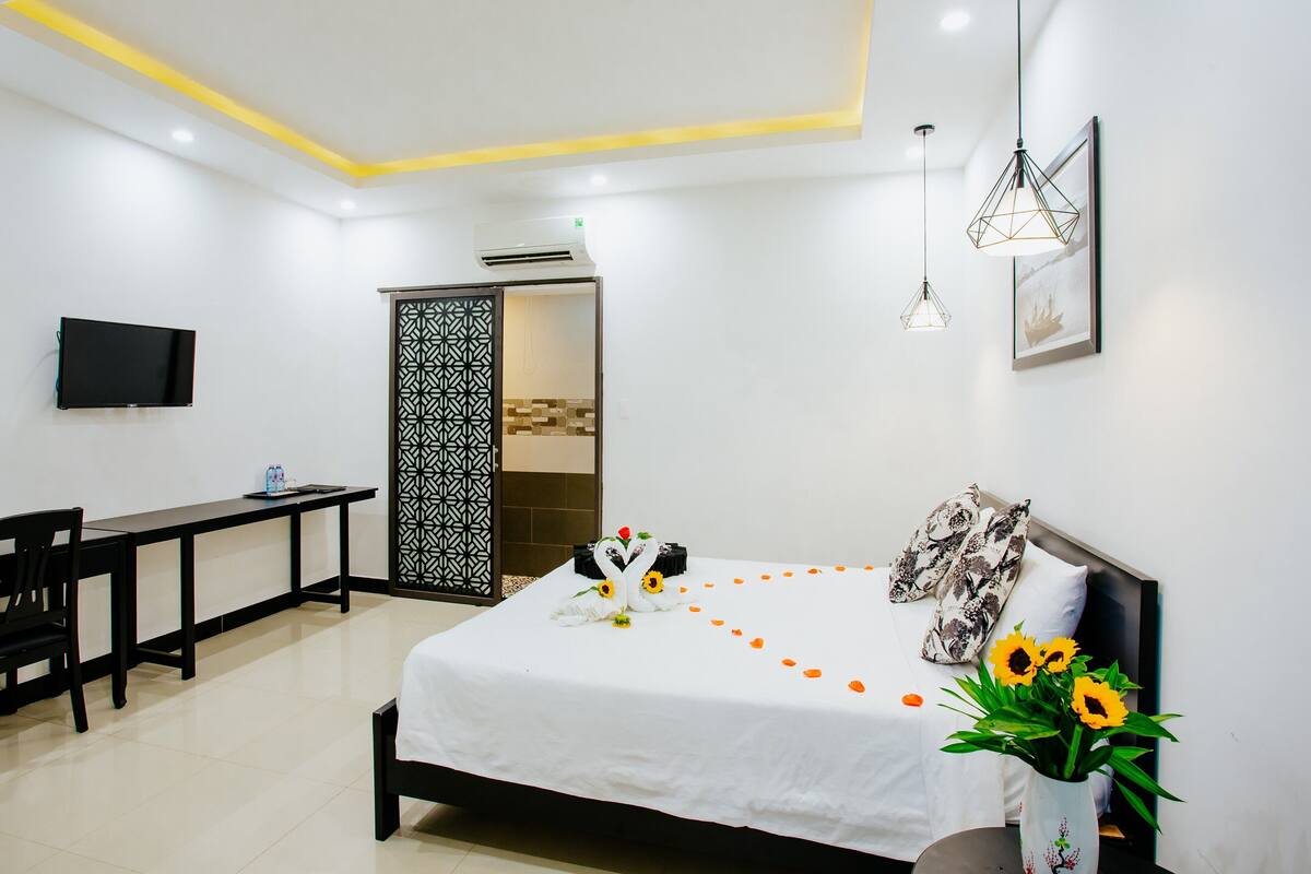 Superior Double Room | Minibar (some free items), in-room safe, desk, laptop workspace