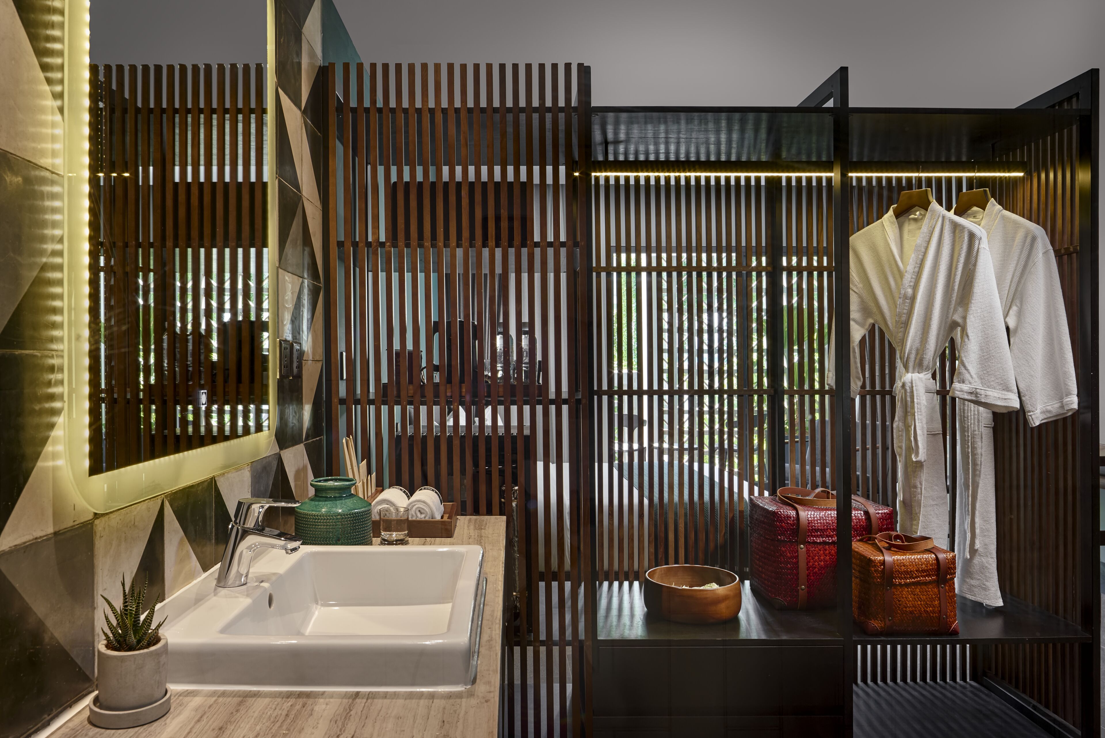 superior room, balcony, pool view | bathroom | shower, rainfall showerhead, free toiletries, hair dryer