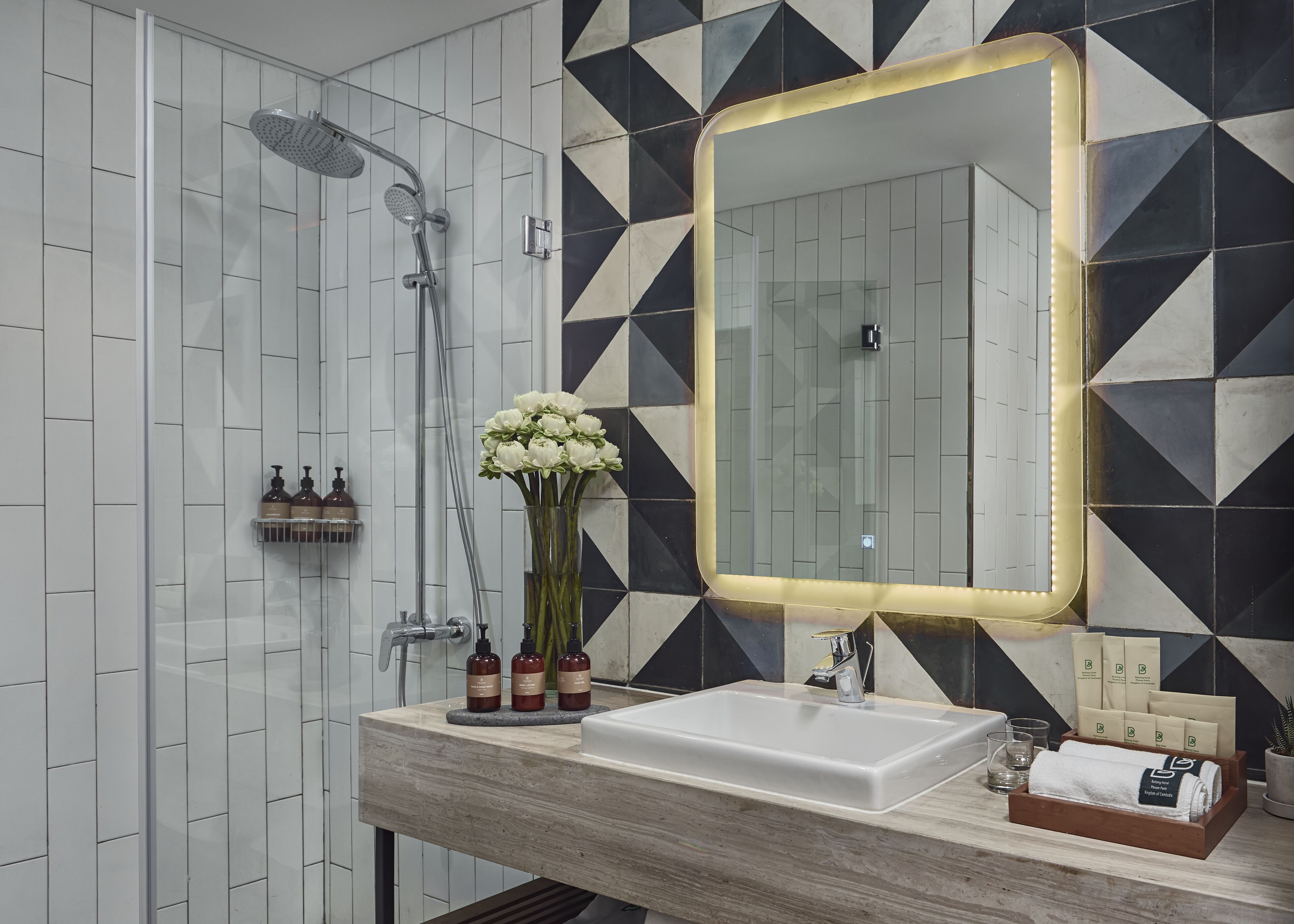 shower, rainfall showerhead, free toiletries, hair dryer