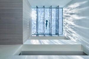 2 piscinas al aire libre (de 06:00 a 22:00), sombrillas, tumbonas