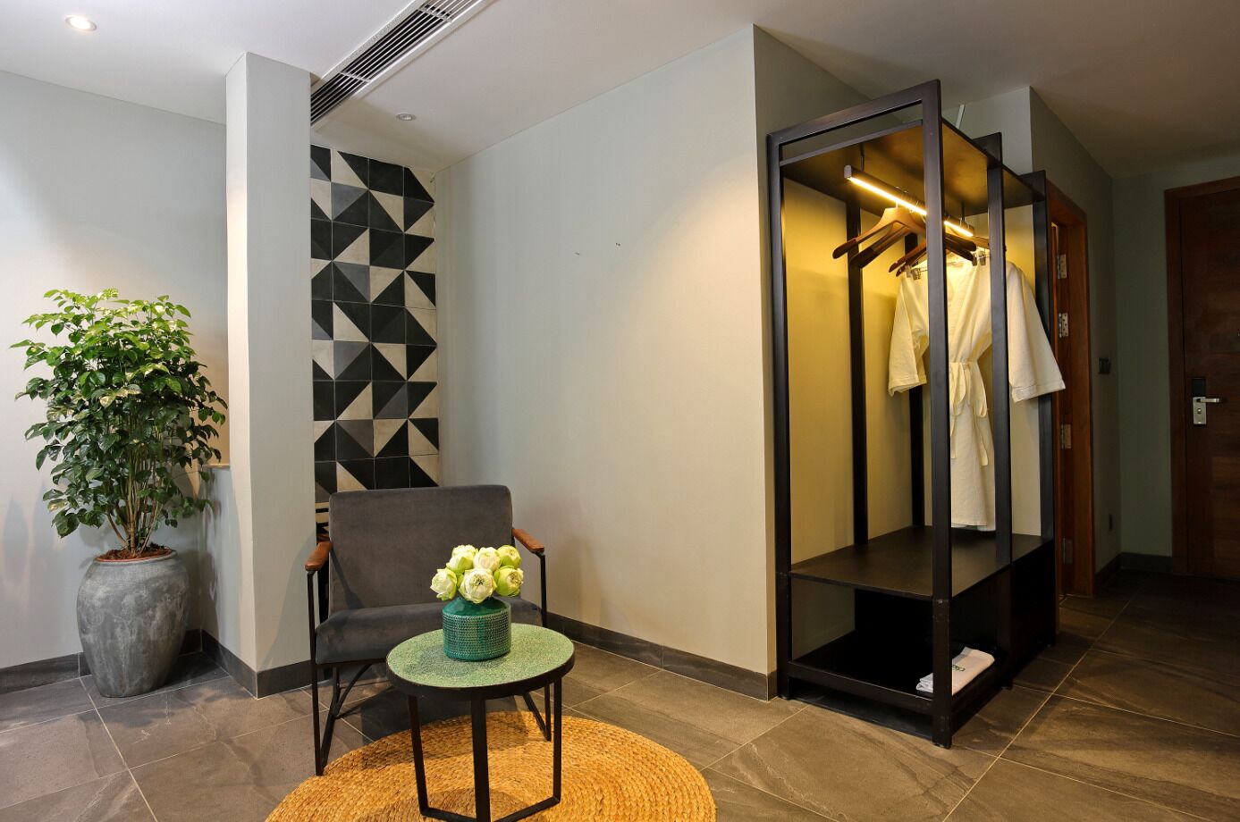 superior twin room, city view | minibar, in-room safe, individually furnished, desk