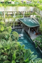 2 piscinas al aire libre, sombrillas, sillones reclinables de piscina