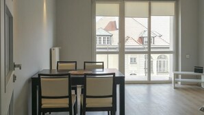 Apartment | Living area | Flat-screen TV - Musical Apartment with free parking (Bydgoszcz)