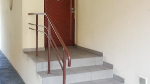 Property entrance - Musical Apartment with free parking (Bydgoszcz)