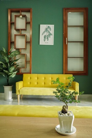 Standard Double Room | Living area | Flat-screen TV - Sunny 2 Hotel Vung Tau (Ho Chi Minh City)