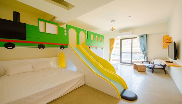 Family Suite | Egyptian cotton sheets, premium bedding, down comforters - Child Dream B&B (Hualien City)