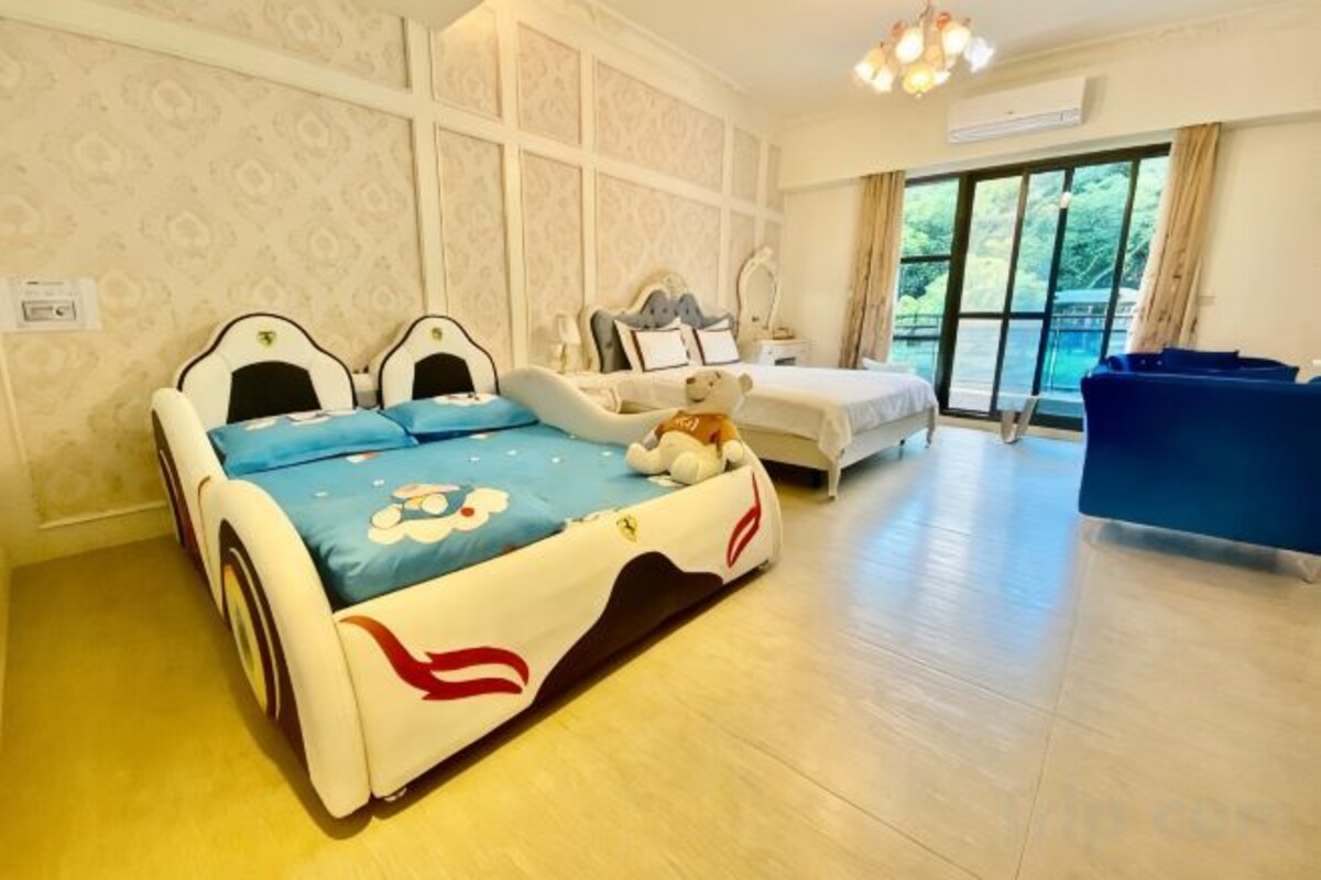 Deluxe Quadruple Room
