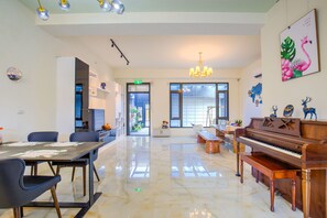 Lobby sitting area - Child Dream B&B (Hualien City)