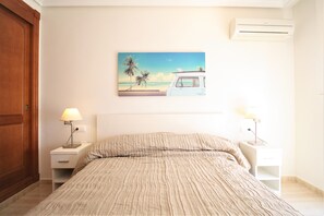 Ferros/tábuas de passar roupa, Wi-Fi de cortesia, roupa de cama