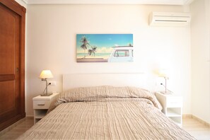 Iron/ironing board, free WiFi, bed sheets - Modern one bedroom only 50m from the beach (La Manga del Mar Menor)