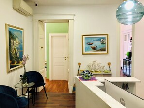 Reception - Rarityart Guest House (Salerno)