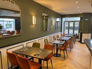 Se sirven desayunos, almuerzos y cenas