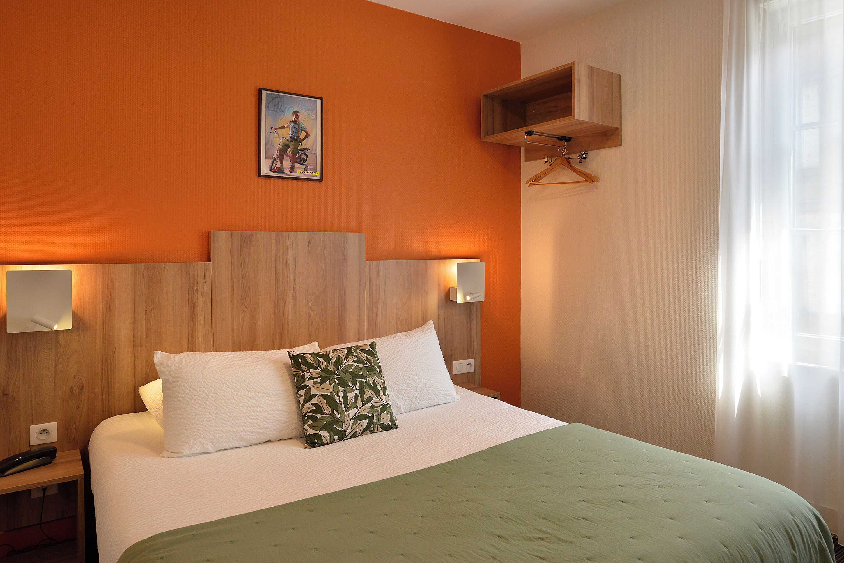 classic double room | individually decorated, individually furnished, desk, soundproofing