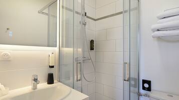 Douche, articles de toilette écologiques, sÚche-cheveux