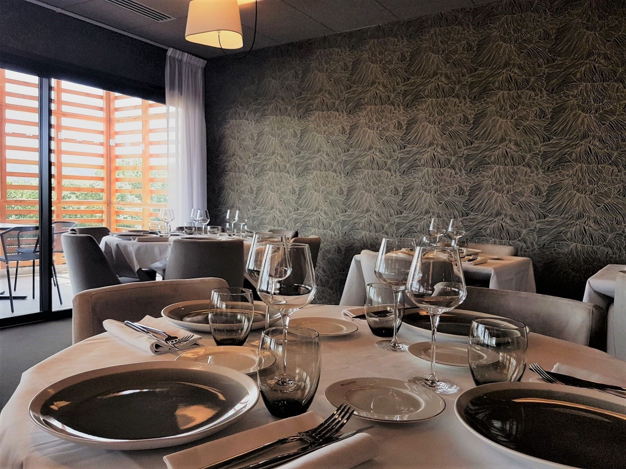 breakfast, lunch and dinner served