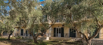 Allegro Studios & Apartments