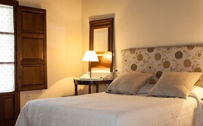 1 slaapkamer, een strijkplank/strijkijzer, wifi, beddengoed