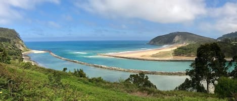 Vlak bij het strand