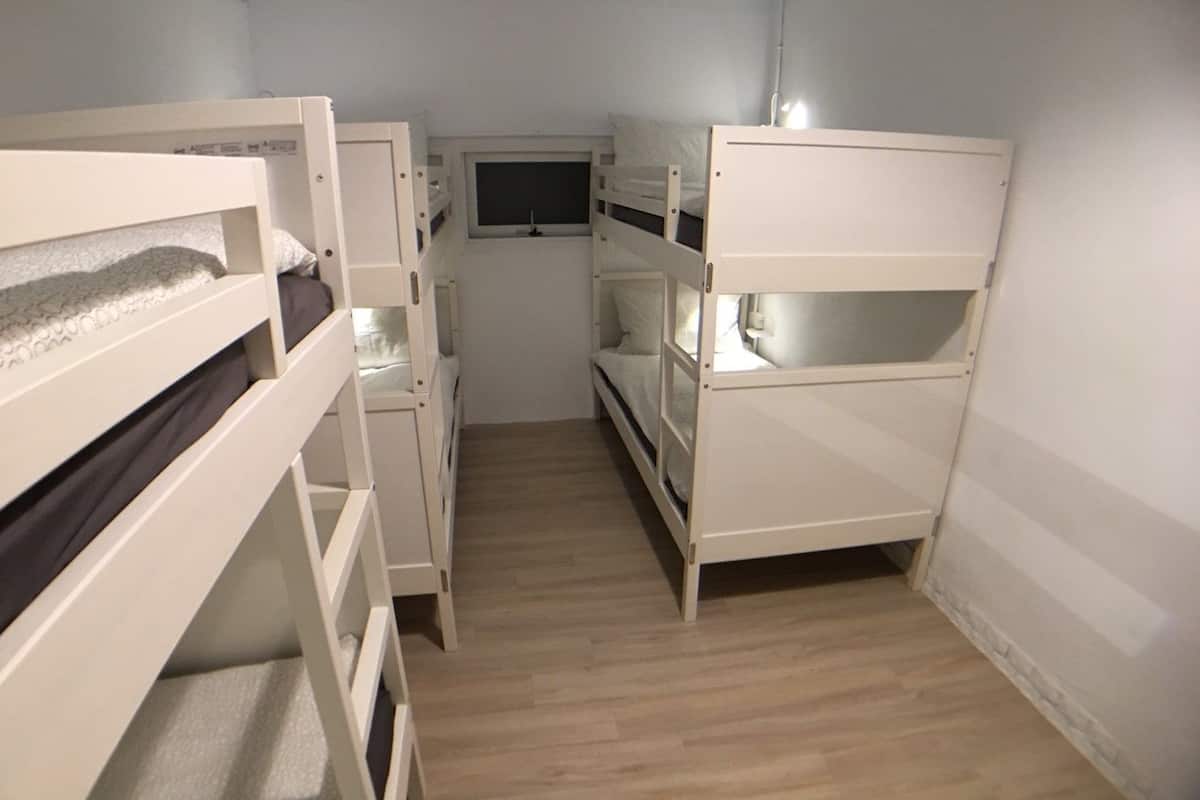 Dormitorio condiviso, dormitorio misto, bagno condiviso | Tende oscuranti, Wi-Fi gratuito, lenzuola