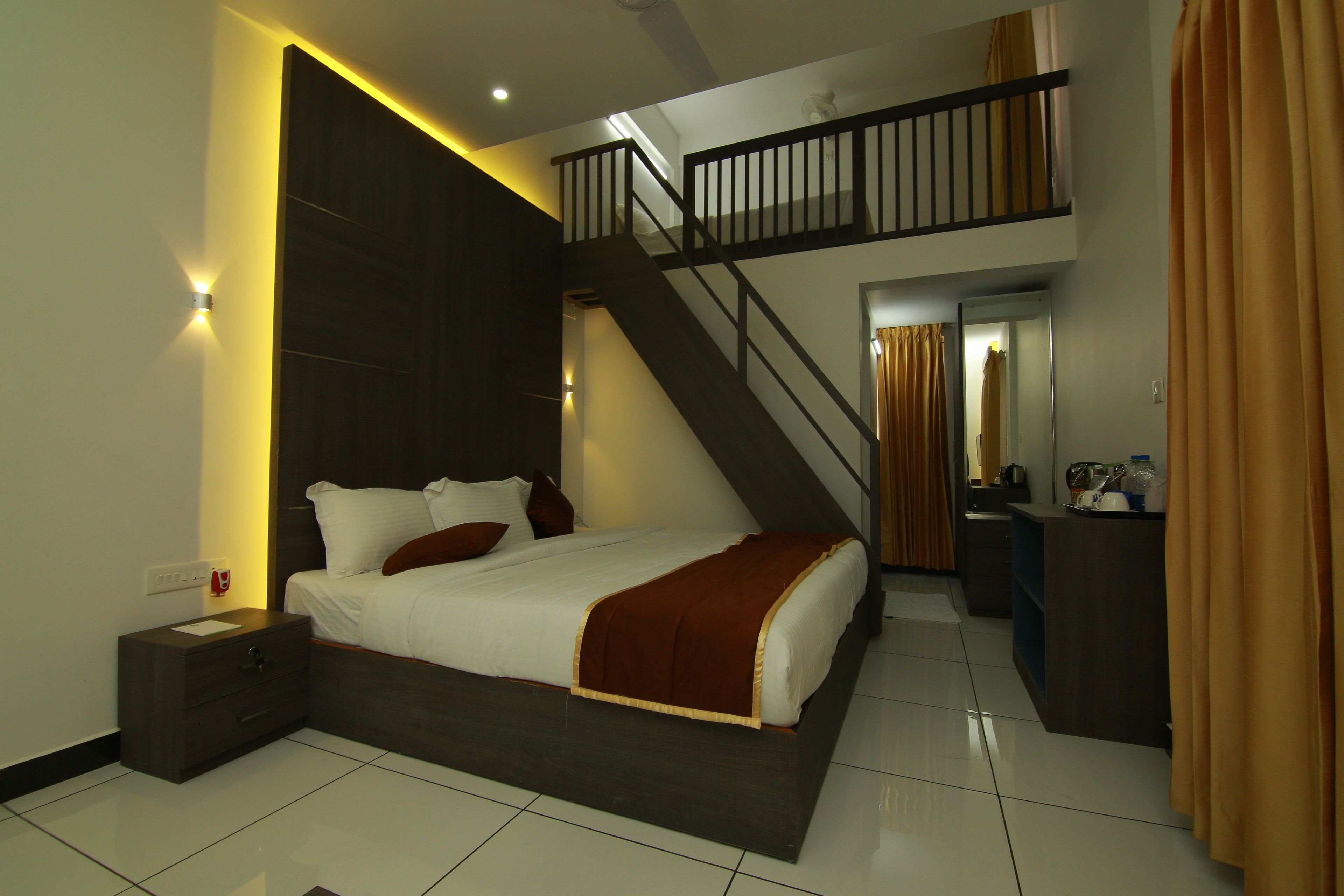 Standard Duplex, Multiple Beds | 1 bedroom, premium bedding, in-room safe, blackout curtains