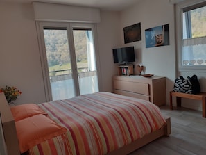 1 bedroom, desk, soundproofing, iron/ironing board - Sofia and Oscar's house Lake Como Canzo (Canzo)