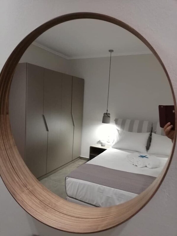 Comfort House, Courtyard View | In-room safe, blackout drapes, soundproofing, iron/ironing board - Emma's House (Aktio-Vonitsa)