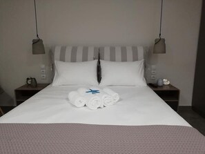 Comfort House, Courtyard View | In-room safe, blackout curtains, soundproofing, iron/ironing board - Emma's House (Aktio-Vonitsa)
