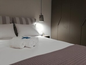 Comfort House, Courtyard View | In-room safe, blackout drapes, soundproofing, iron/ironing board - Emma's House (Aktio-Vonitsa)