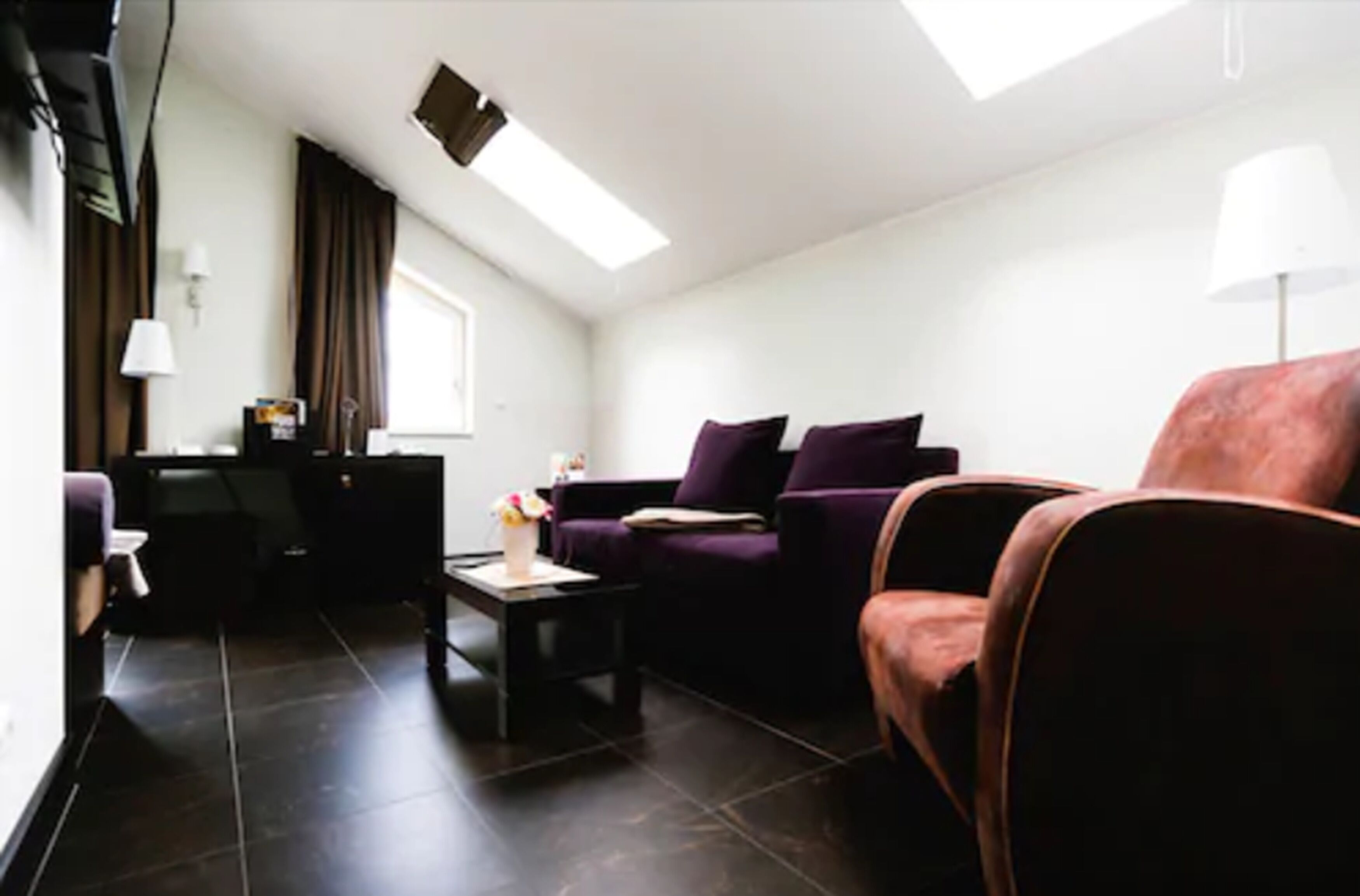 deluxe suite, balcony, park view | hypo-allergenic bedding, minibar, in-room safe, desk