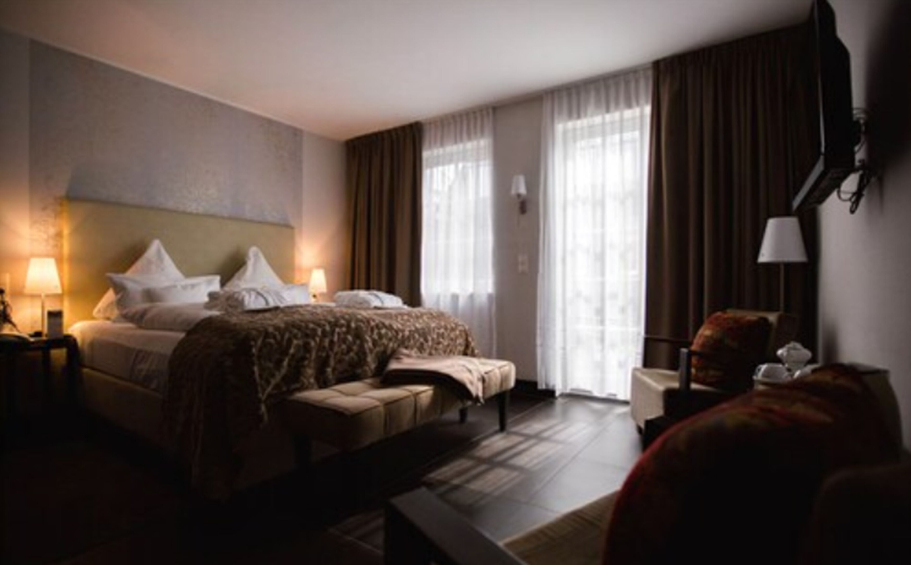 executive double room | hypo-allergenic bedding, minibar, in-room safe, desk