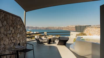 Cosmic Suite with Private Pool and Caldera View | Terrazza/patio