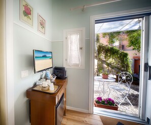 Exclusive-Doppelzimmer, Gartenblick | Daunenbettdecken, Betten mit Memory-Foam-Matratzen