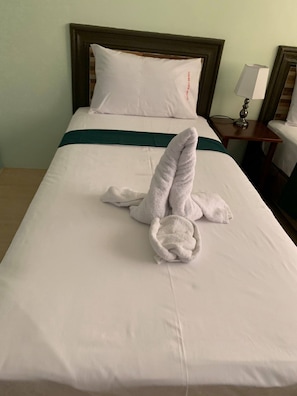 Bureau, chambres insonorisées, lits pliants/supplémentaires